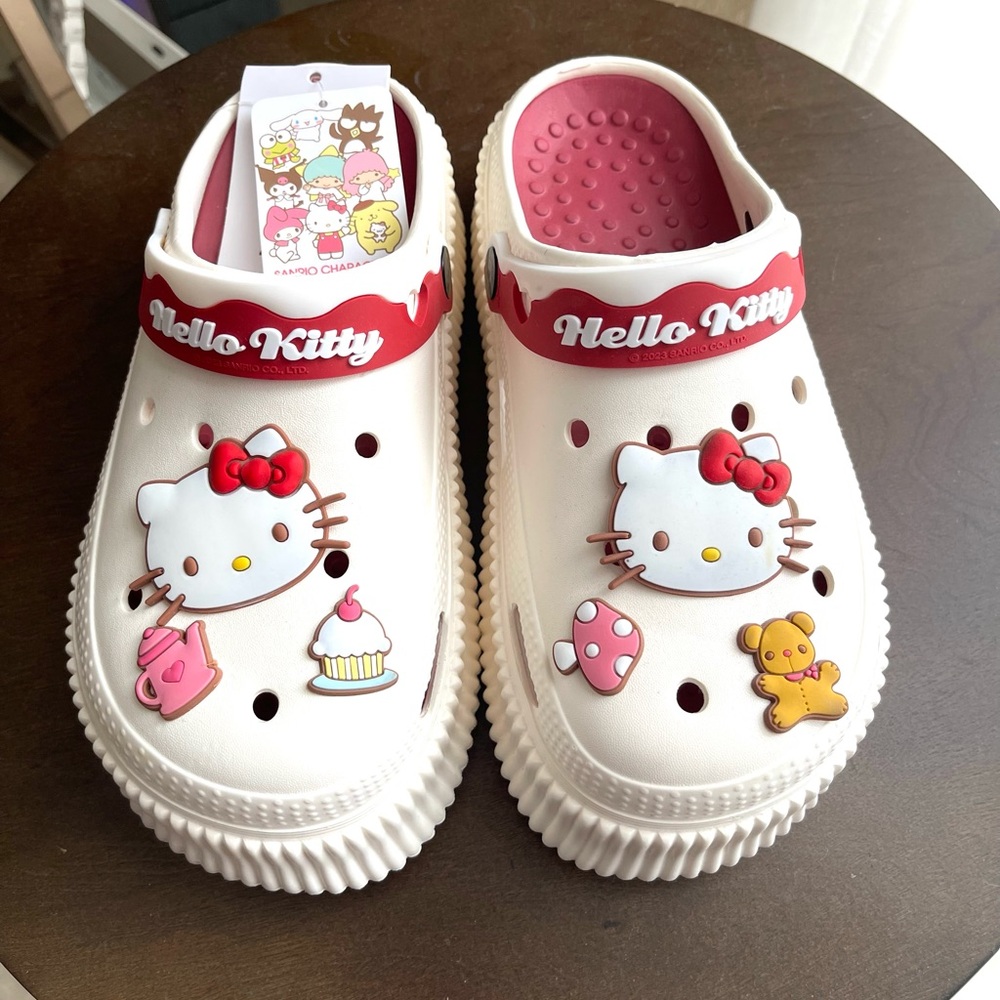 Sanrio - Hello Kitty Platform Slippers **BNWT**